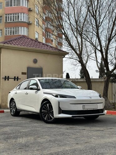 Changan Qiyuan A05-1