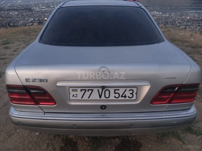 Mercedes E 230-4