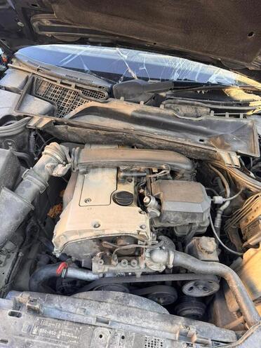 Mercedes E 230-6