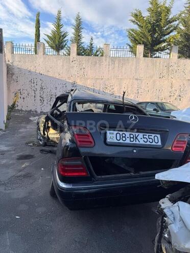 Mercedes E 230-2