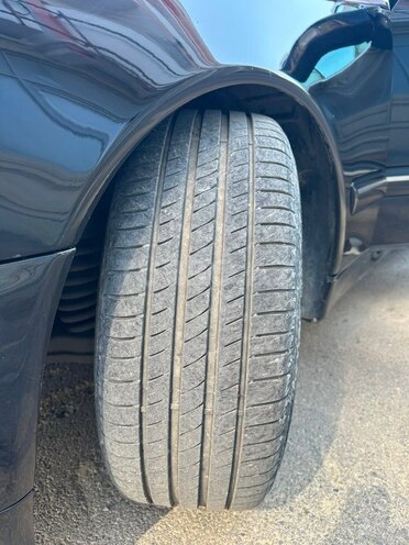 Mercedes E 320-8