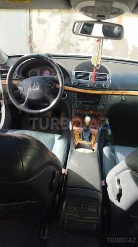Mercedes E 240-4