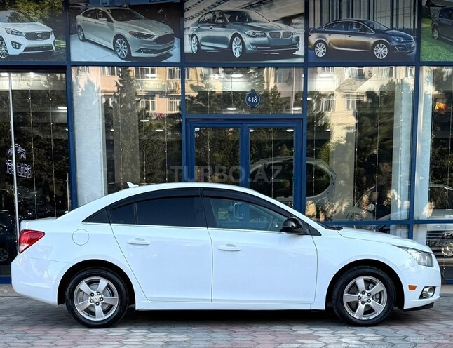 Chevrolet Cruze-11