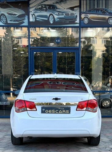 Chevrolet Cruze-12