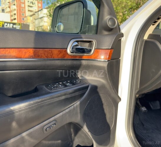 Jeep Grand Cherokee-10