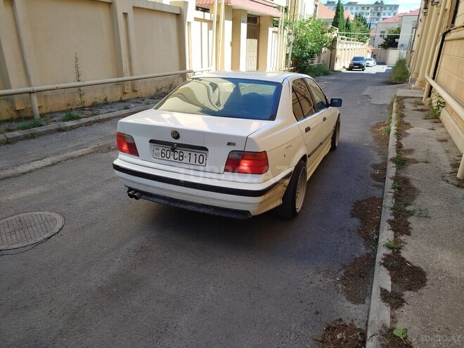 BMW 320-4