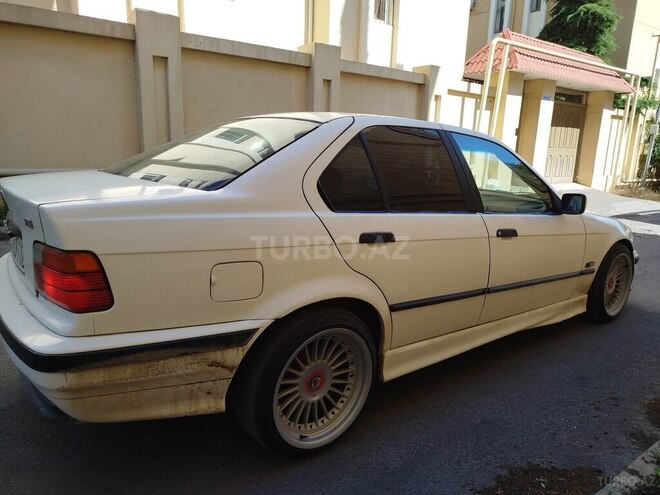 BMW 320-6