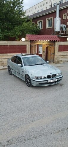 BMW 528-2