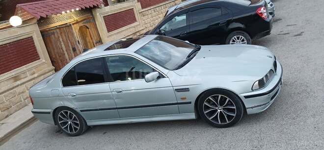 BMW 528-5