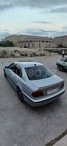 BMW 528-6