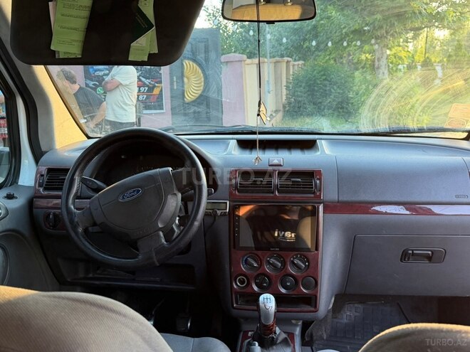 Ford Tourneo Connect-5