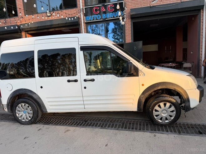 Ford Tourneo Connect-4