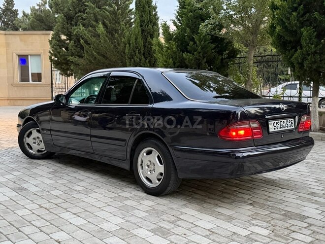 Mercedes E 270-2