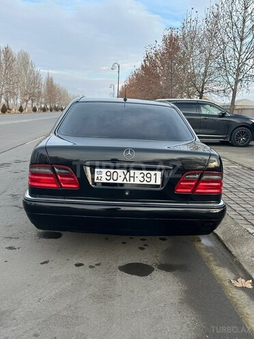 Mercedes E 280-10