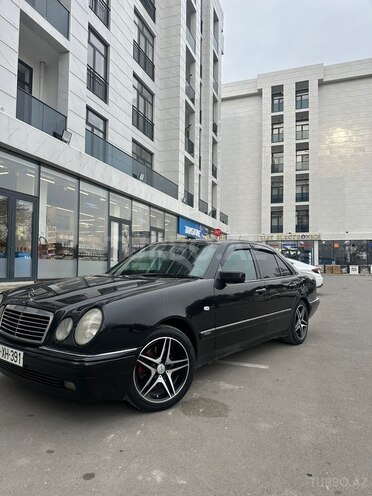Mercedes E 280-2