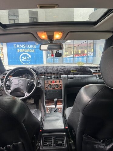 Mercedes E 280-7