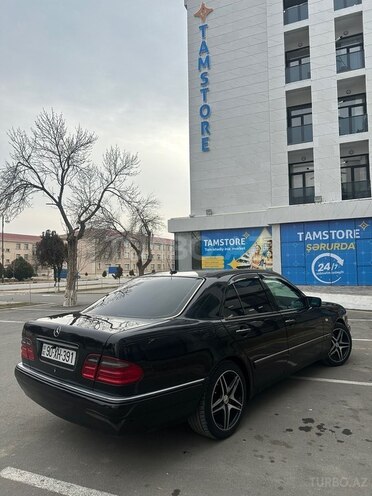 Mercedes E 280-4