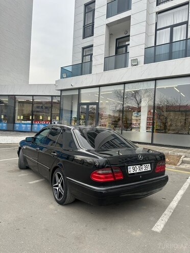 Mercedes E 280-5