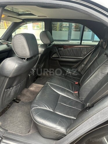 Mercedes E 280-6