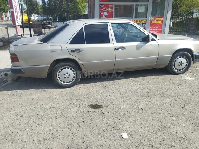 Mercedes 250 D-4