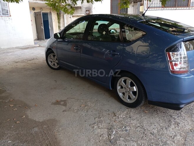 Toyota Prius-5