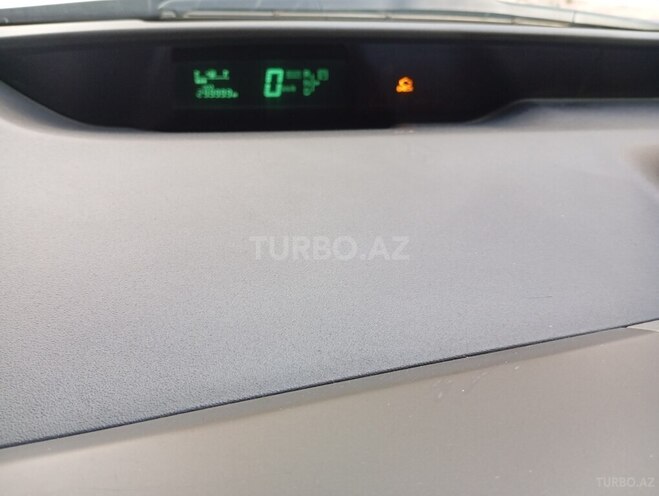 Toyota Prius-14