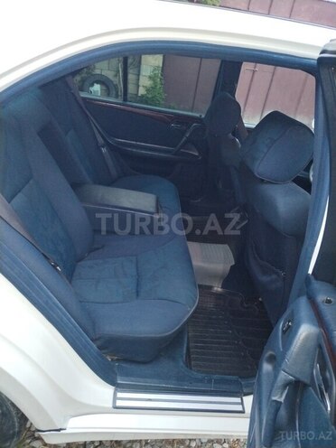 Mercedes E 230-10