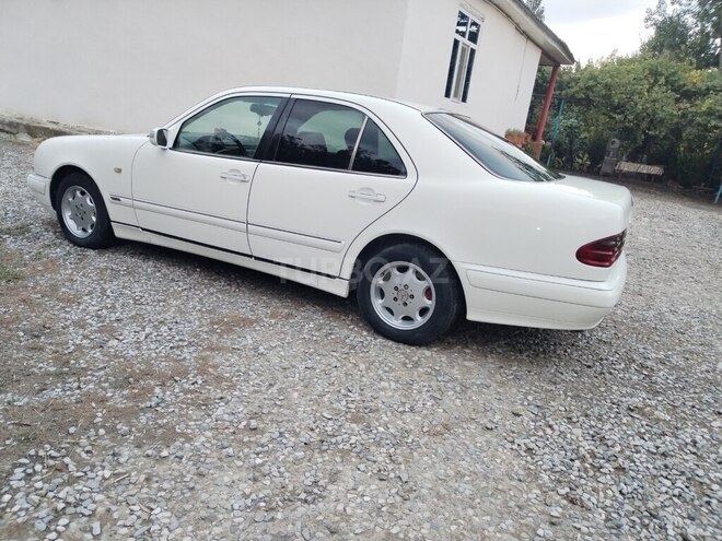 Mercedes E 230-9