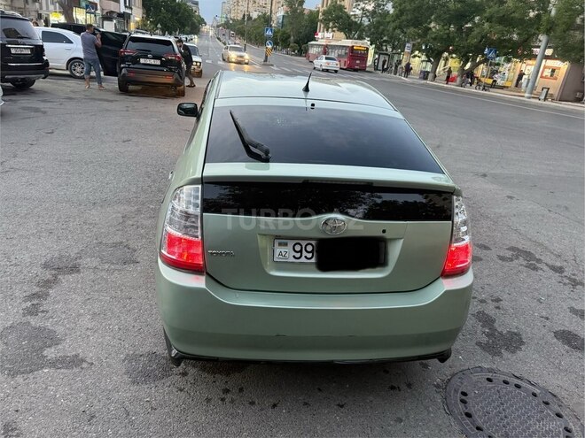 Toyota Prius-2