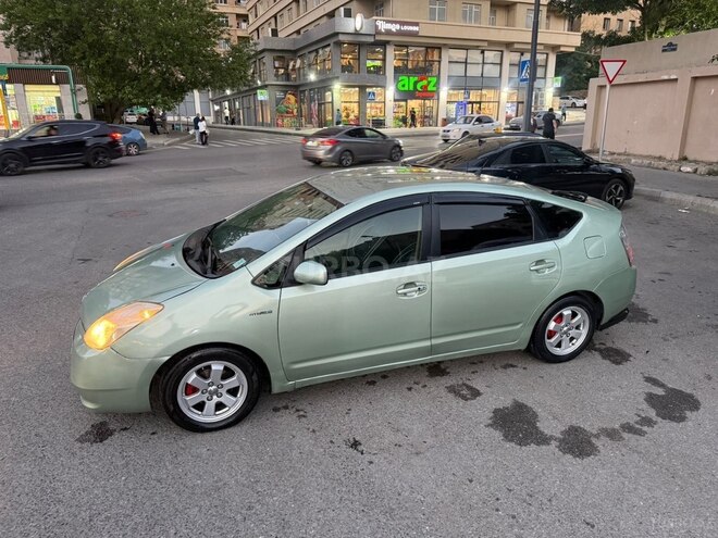 Toyota Prius-4