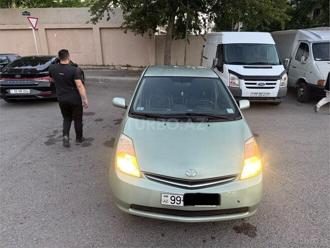 Toyota Prius-5
