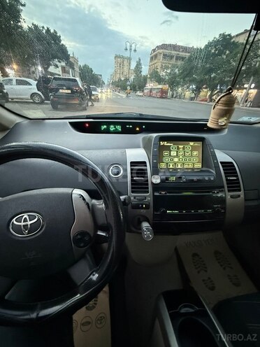 Toyota Prius-11
