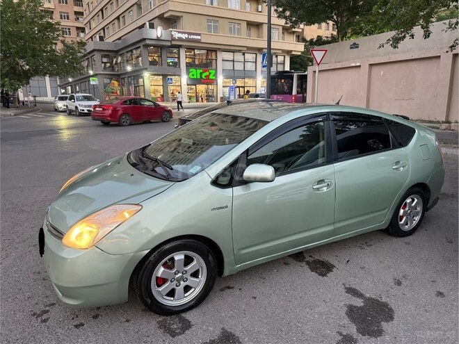 Toyota Prius-12