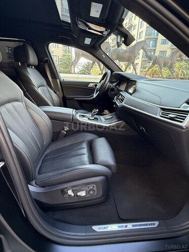 BMW X7-13
