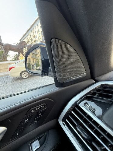 BMW X7-10
