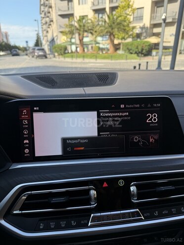 BMW X7-12