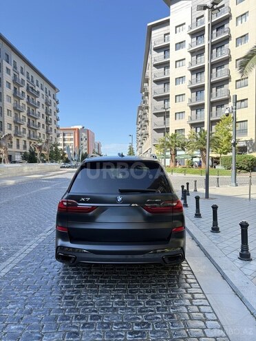 BMW X7-6
