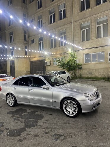 Mercedes E 240-3