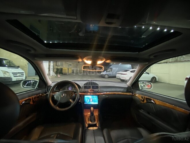 Mercedes E 240-8
