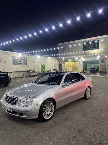 Mercedes E 240-2