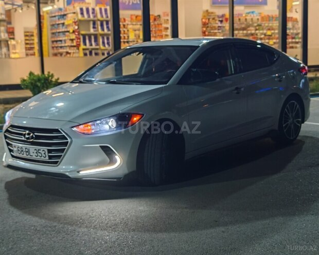 Hyundai Elantra-8