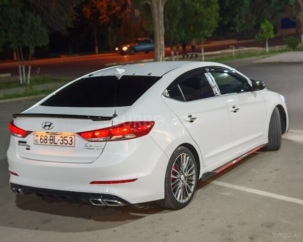Hyundai Elantra-5
