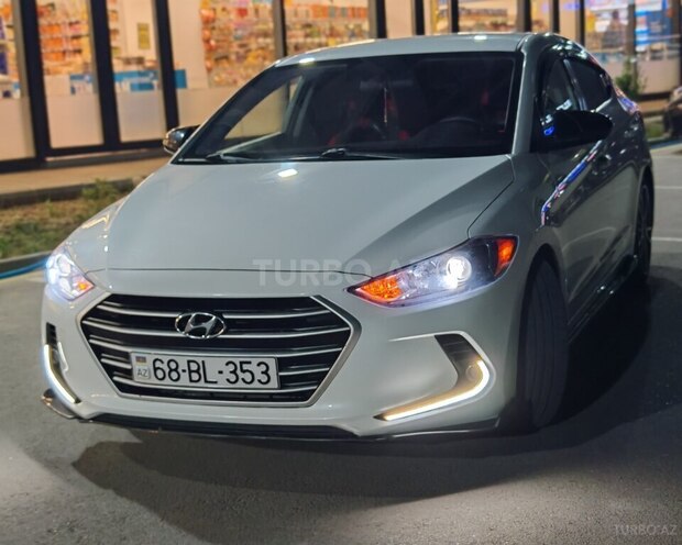 Hyundai Elantra-4