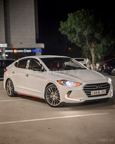 Hyundai Elantra-13