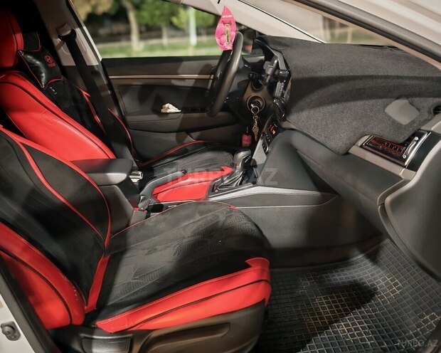 Hyundai Elantra-17