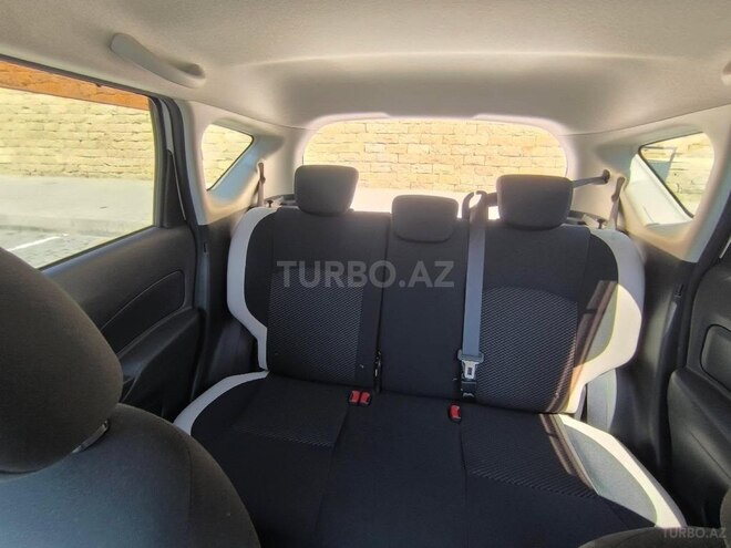 Nissan Note-7