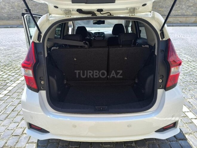 Nissan Note-5