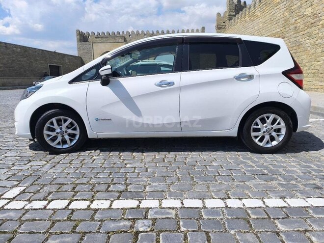 Nissan Note-2