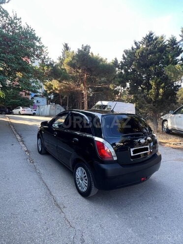 Kia Rio-5