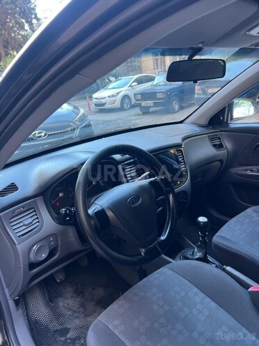 Kia Rio-6